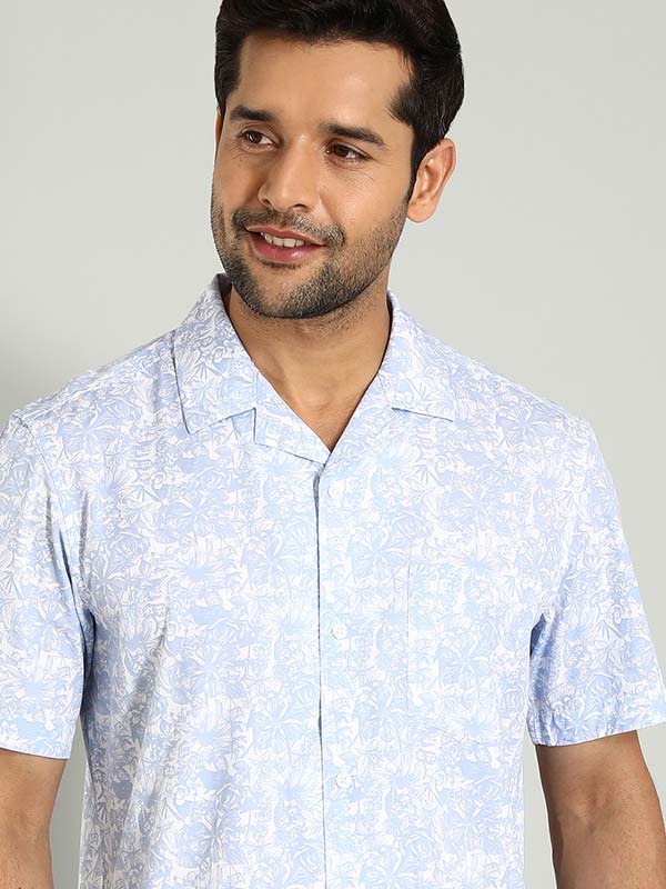 Indian Terrain Men's Regular Fit Half Sleeve Floral Print Blue Shirt